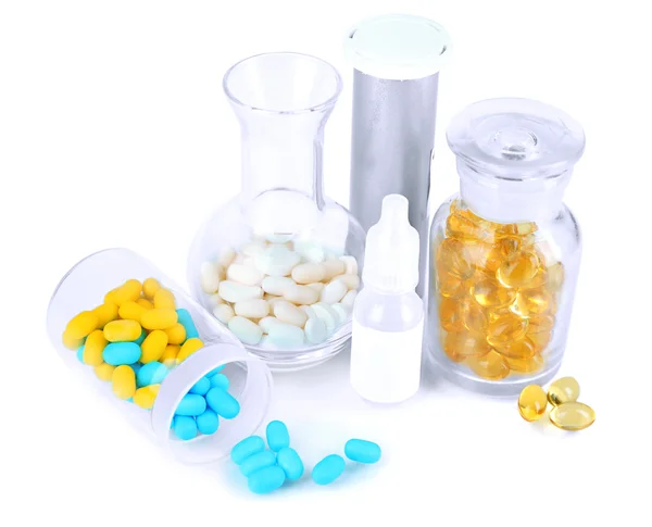 Bottiglie mediche e pillole isolate su bianco — Foto Stock