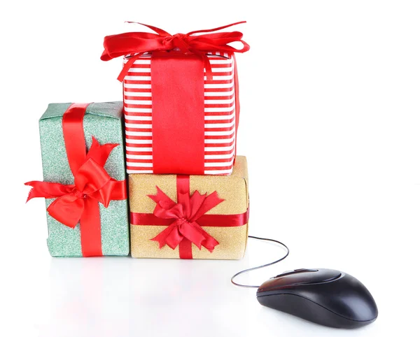 Gifts and computer mouse isolated on white — Stock Photo, Image