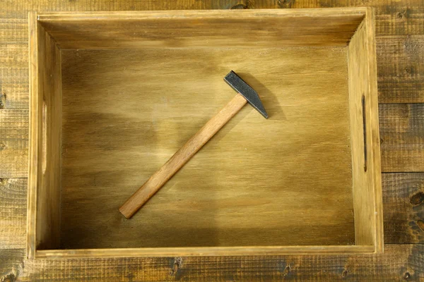 Instrumento en caja de madera, sobre fondo de color —  Fotos de Stock