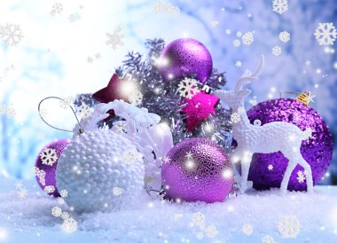 açık renkli üzerinde Noel süsleri