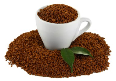 Instant kahve üzerine beyaz izole