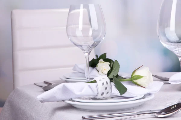 Disposizione del tavolo nel ristorante — Foto Stock