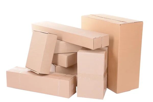 Διαφορετικά κουτιά από χαρτόνι απομονωθεί σε λευκό — Φωτογραφία Αρχείου