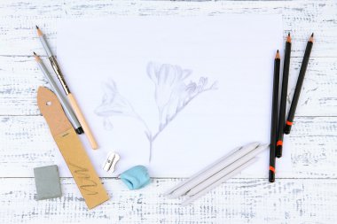profesyonel sanat malzemeleri ve kroki, ahşap tablo
