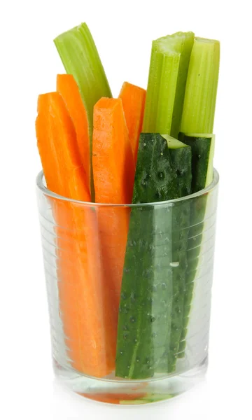 Φρέσκο πράσινο σέλινο με λαχανικά σε ποτήρι που απομονώνονται σε λευκό — Φωτογραφία Αρχείου