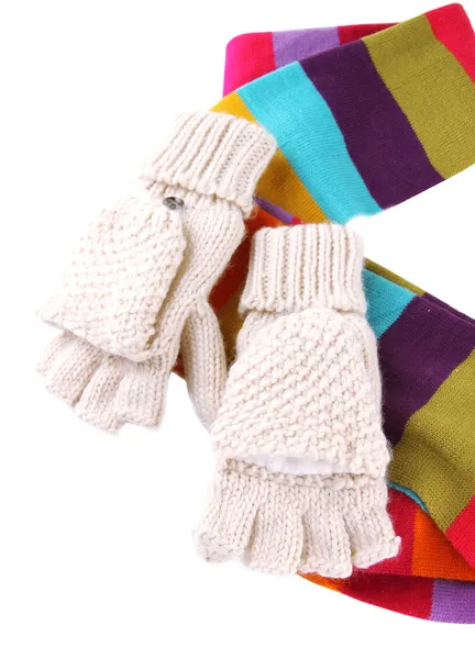 Fingerlose Wollhandschuhe und mehrfarbiger Schal, isoliert auf weiß — Stockfoto
