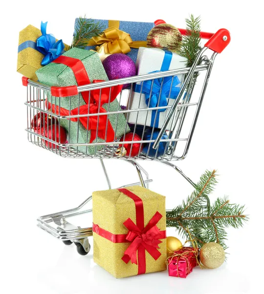 Regalos de Navidad en carrito de la compra, aislado en blanco — Foto de Stock