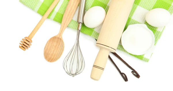 Concepto de cocina. Ingredientes básicos para hornear y utensilios de cocina aislados en blanco —  Fotos de Stock