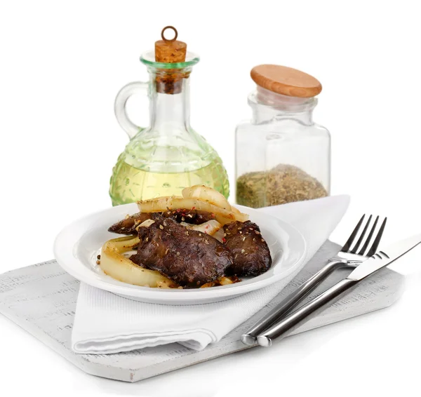 Appetitting av stekt kyllinglever på tallerken isolert på hvit – stockfoto