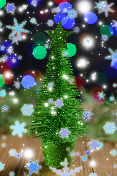 Albero di Natale decorativo isolato su bianco — Foto Stock