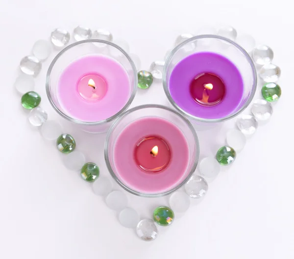 Belle candele colorate isolate su bianco — Foto Stock