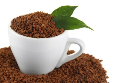 Instant kahve üzerine beyaz izole