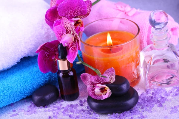 Prachtige spa omgeving met orchidee close-up — Stockfoto