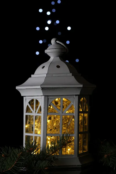 Linterna luminosa decorativa por la noche — Foto de Stock