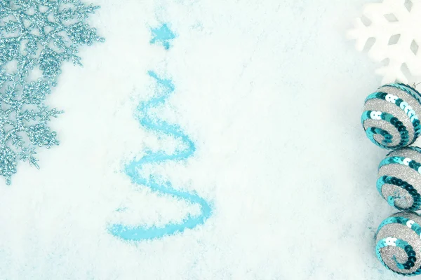 Зимний фон на снегу, крупный план — стоковое фото