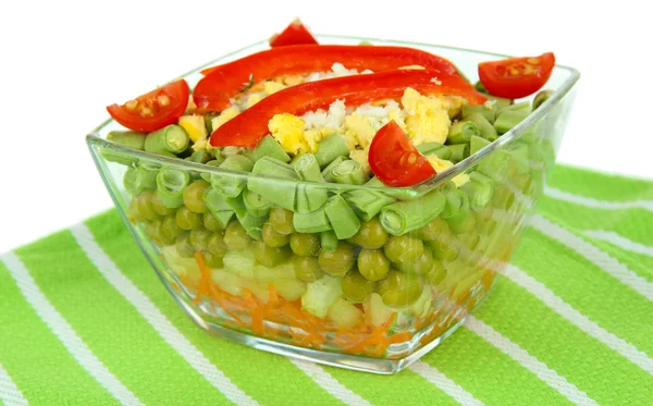 Ízletes saláta, friss zöldségekkel, elszigetelt fehér — Stock Fotó
