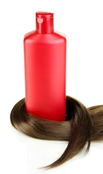 Cabelo castanho brilhante com shampoo isolado em branco — Fotografia de Stock