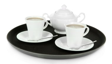 Kahve üzerine beyaz izole tepsi