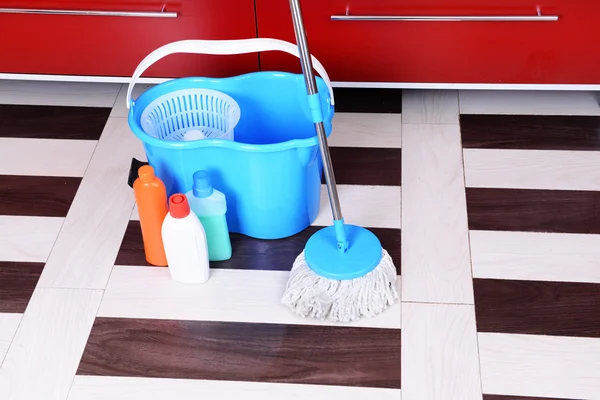 House cleaning with mop — Stock Photo, Image