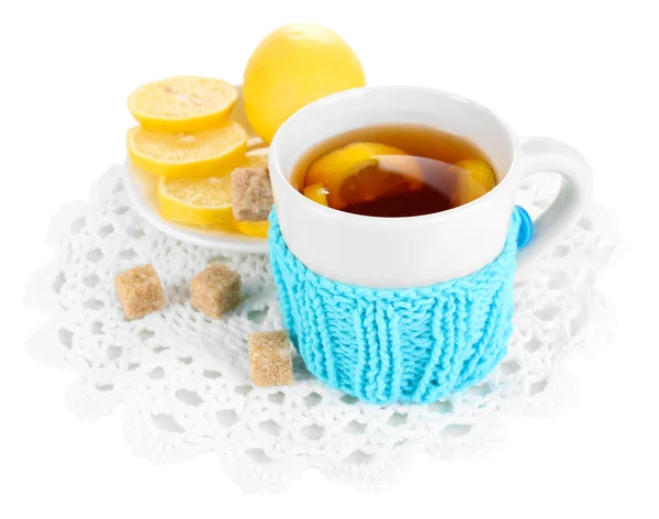 Tazza di tè con limone isolato su bianco — Foto Stock