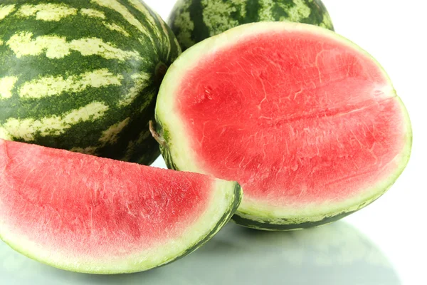 Reife Wassermelonen isoliert auf weiß — Stockfoto