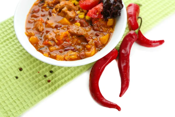 Chili Mais Carne - traditionelles mexikanisches Essen, isoliert auf weiß — Stockfoto