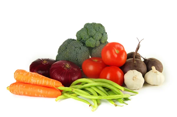 Samenstelling van de verschillende groenten geïsoleerd op wit — Stockfoto