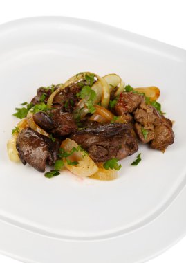 plaka üzerinde beyaz izole iştah açıcı kızarmış tavuk ciğeri