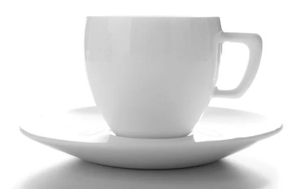 Белая чашка изолирована на белом — стоковое фото
