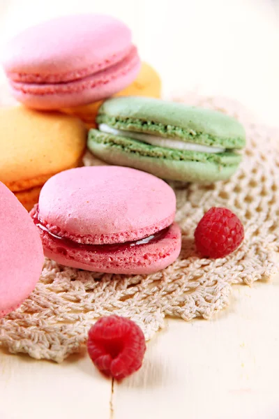 Macaroons suaves na mesa close-up — Fotografia de Stock