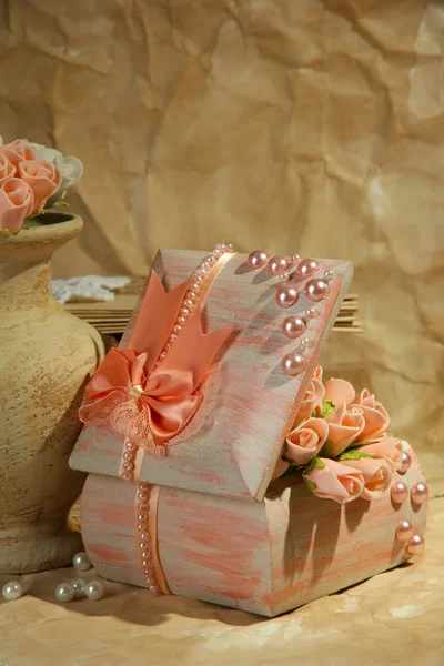 Beautiful still life with vintage casket and flowers — Stock Photo, Image