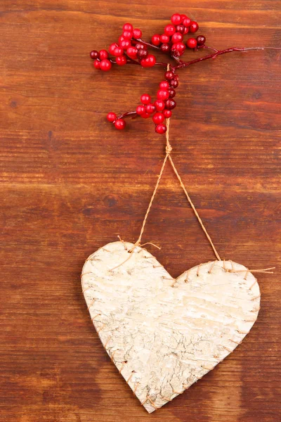 Decorative heart with rope, on wooden background — Stock Photo, Image