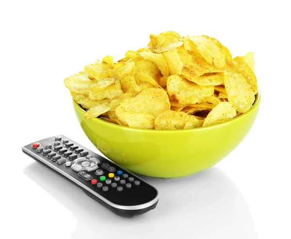 Chips en tazón y control remoto de TV aislado en blanco — Foto de Stock