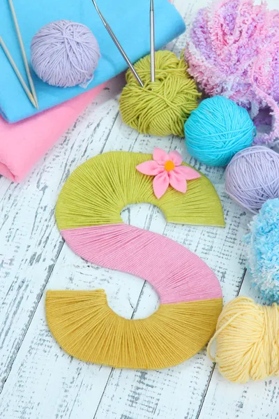 One letter of knit handmade alphabet close up — Stock Photo, Image