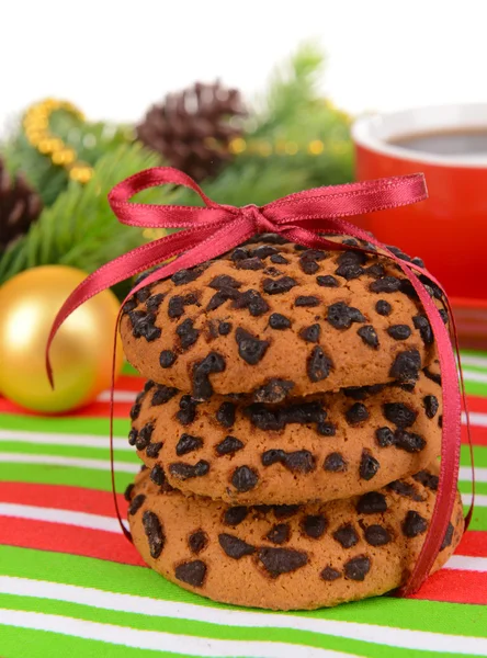 Galletas dulces con taza de té en primer plano de la mesa —  Fotos de Stock