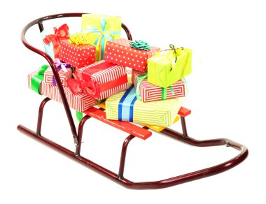 Noel ile kızak sunar, izole üzerinde beyaz