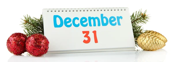 Kalender, Nieuwjaar decor en fir tree, geïsoleerd op wit — Stockfoto