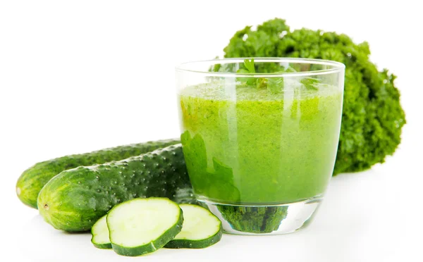 Succo vegetale verde isolato su bianco — Foto Stock