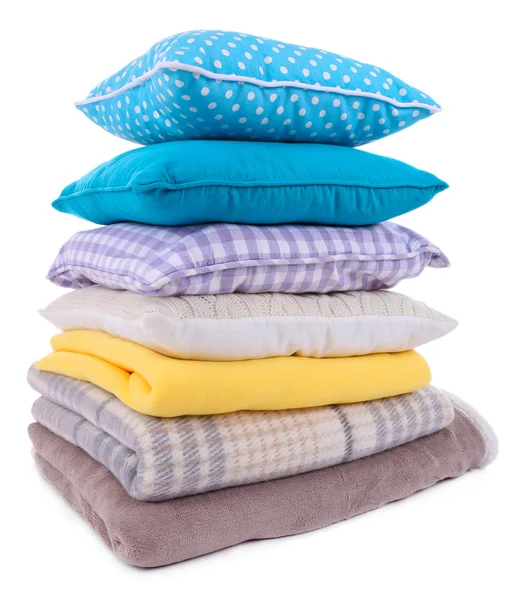 renkli yastıklar ve üzerinde beyaz izole İskoç şalılar