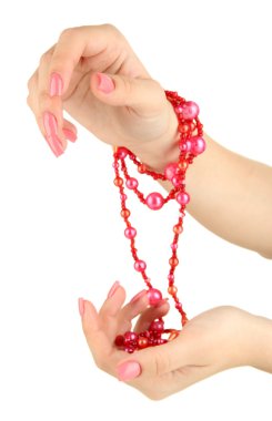 pembe manikür ve parlak bilezikler, üzerinde beyaz izole kadın eliyle