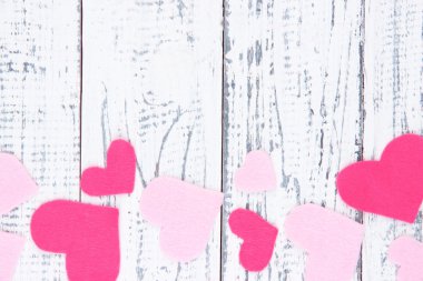 eski ahşap zemin üzerinde güzel dekoratif Kalpler