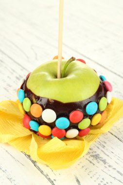 şekerlenmiş elma sopa ahşap tablo