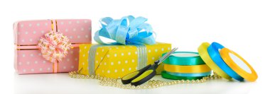 hediye tatil hediye üzerinde beyaz izole kaydırma bantları