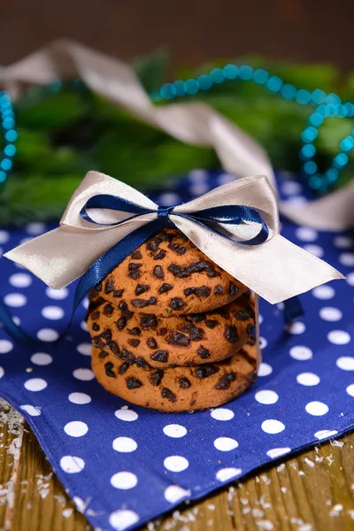 Délicieux biscuits de Noël en pot sur la table close-up — Photo