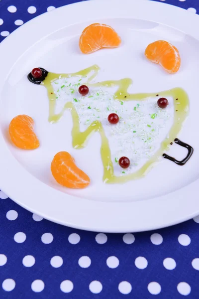 Christmas tree from chocolate on plate close-up — Stock Photo, Image