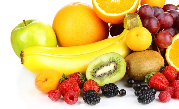 Frutas y bayas frescas de cerca —  Fotos de Stock