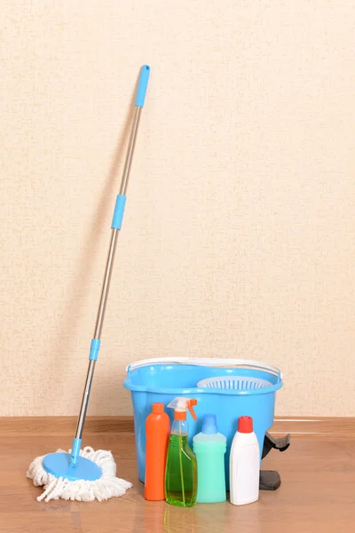 Attrezzature per la pulizia della casa con mop — Foto Stock