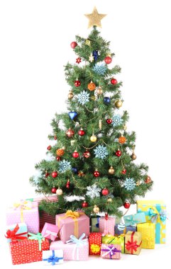 beyaz izole hediyeler ile dekore edilmiş Noel ağacı