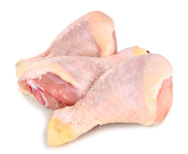 beyaz izole çiğ tavuk budu