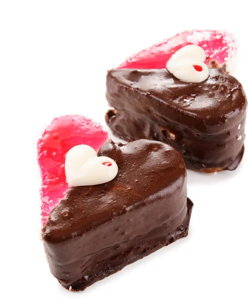 白で隔離されるチョコレートの甘いケーキ — ストック写真